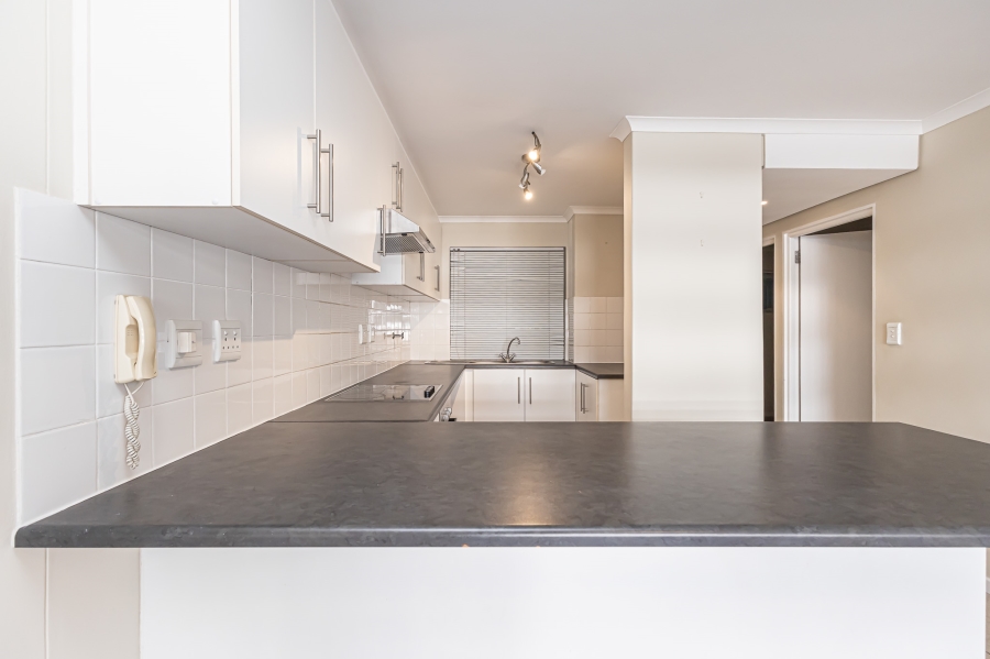 To Let 2 Bedroom Property for Rent in Sea Point Western Cape